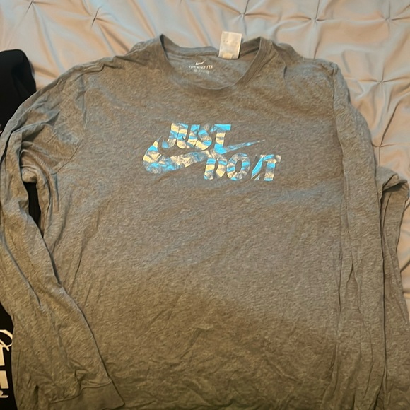 Nike long sleeve shirt - Picture 1 of 4